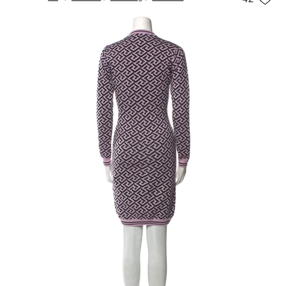 Versace Printed mini dres size, extra small, excellent pre.condition - Picture 3 of 3